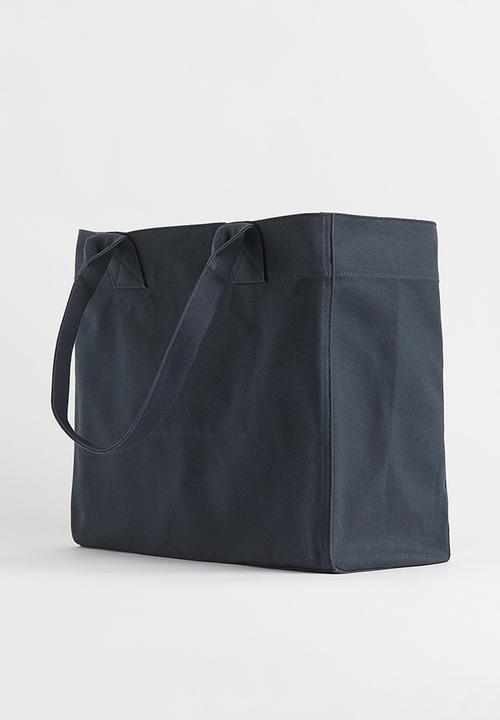H&M - Printed shopper - dark blue/relax