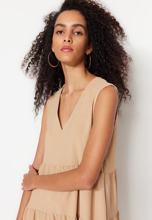Trendyol - V-neck tiered shift dress - camel