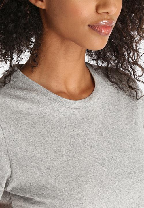 dailyfriday - Chloe Essential Crew
