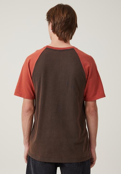 Cotton On - License raglan T-shirt - lcn bra washed black & bruschetta red