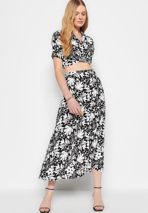 Trendyol - Tropics midi skirt - black