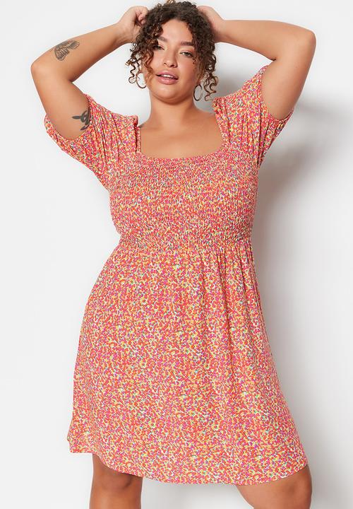 Trendyol - Plus smocked floral dress - pink