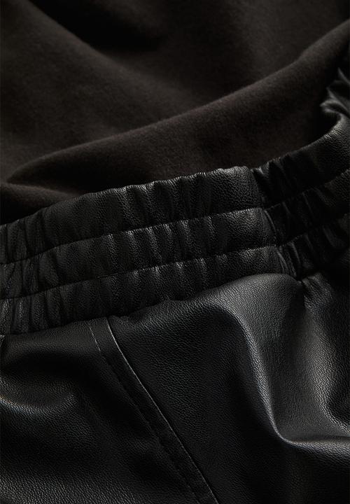 H&M - Mama a-line skirt - black