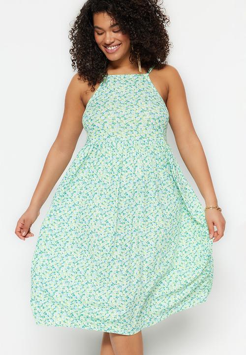 Trendyol - Plus high neck floral dress - green