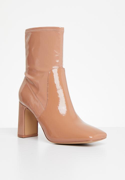 Call It Spring - Tamera patent boot - beige