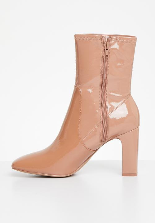 Call It Spring - Tamera patent boot - beige