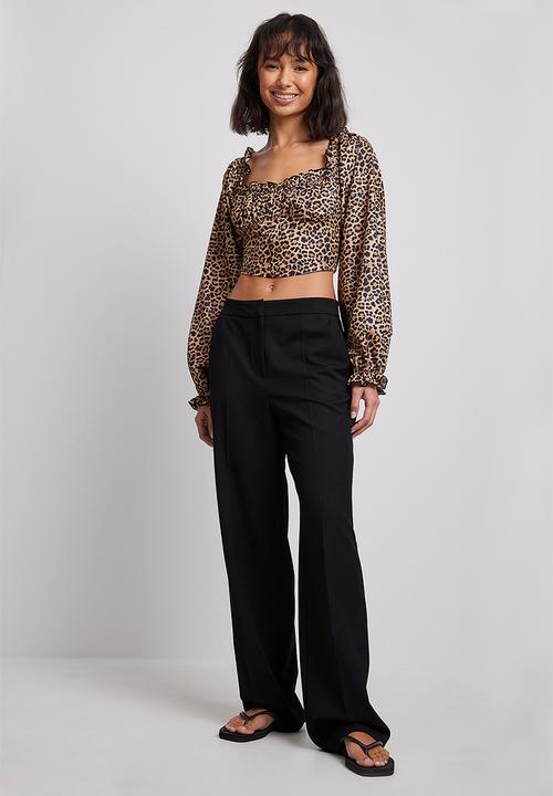 NA-KD - Cropped print long sleeve blouse - leo