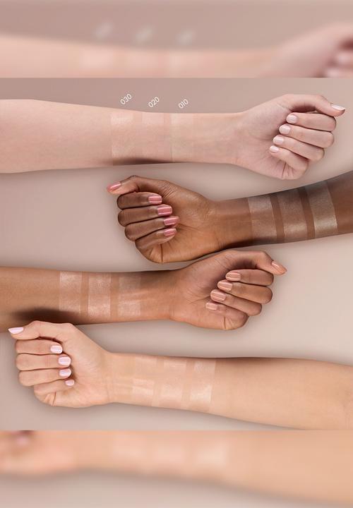 Catrice - All Over Glow Tint 010 - Beaming Diamond