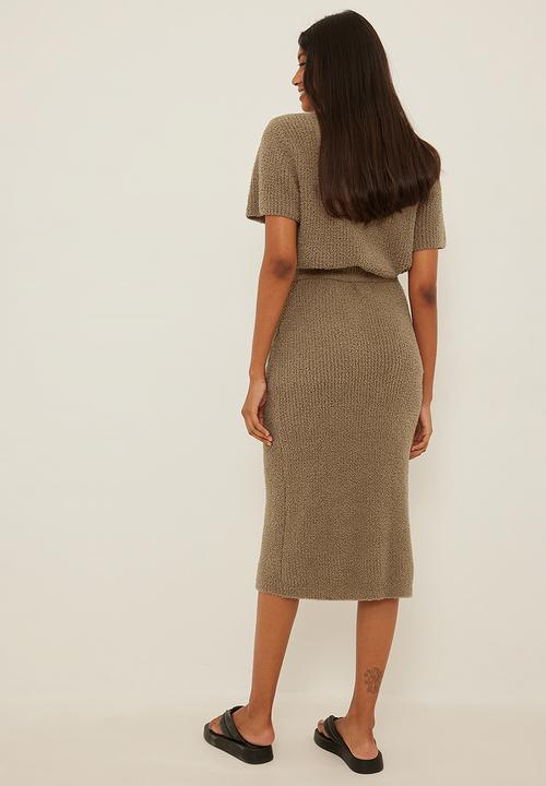 NA-KD - Fuzzy knitted midi skirt - brown