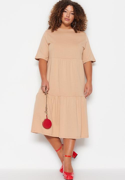 Trendyol - Plus t-shirt tiered dress - camel