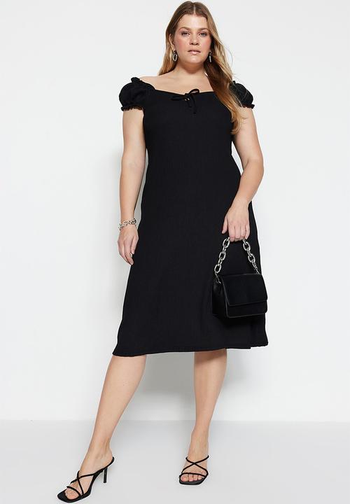 Trendyol - Plus off shoulder dress - black