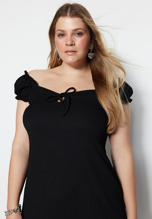 Trendyol - Plus off shoulder dress - black