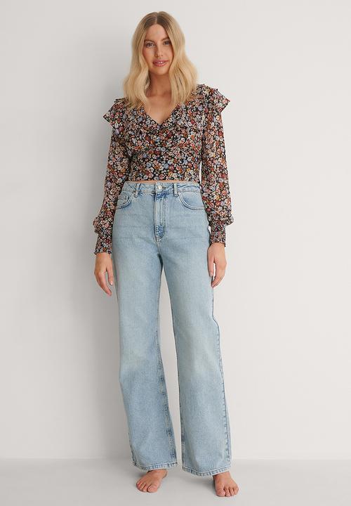 NA-KD - Open back frill blouse - black/flower print