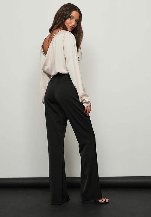 NA-KD - Open back satin blouse - cream