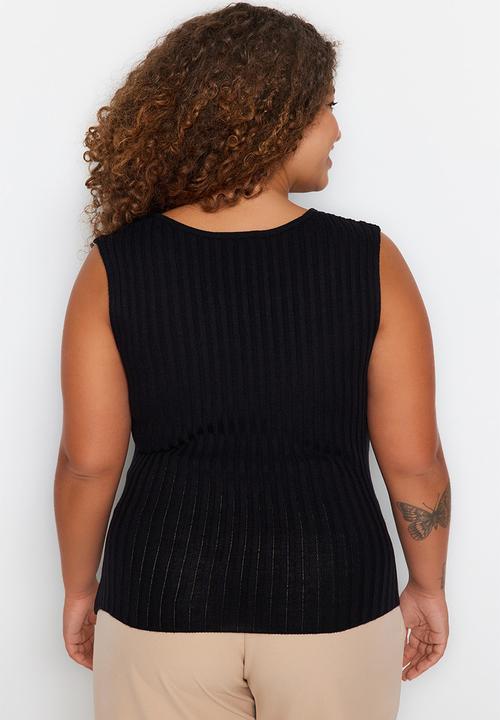 Trendyol - Plus deep v-neck knit top - black