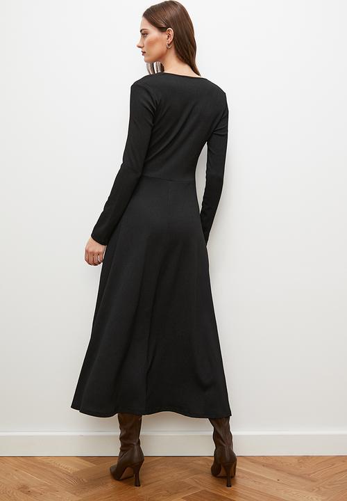 edit - Front ruched fluted midi dress - black