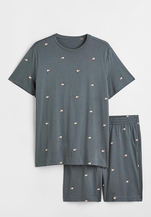 H&M - Regular fit pyjama t-shirt and shorts - grey/duck