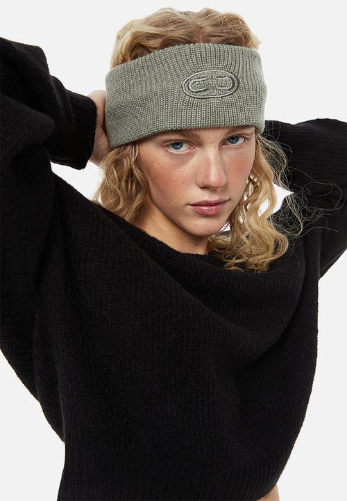 H&M - Off-the-shoulder rib-knit jumper - black