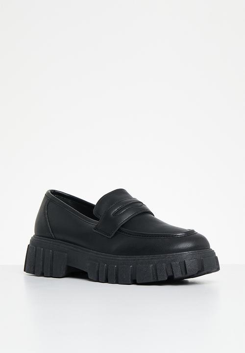 Jada - Logan Lug Sole Loafer - Black