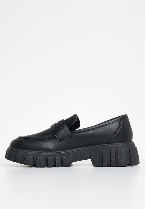 Jada - Logan Lug Sole Loafer - Black