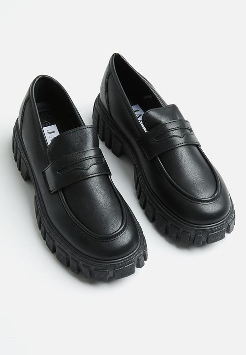 Jada - Logan Lug Sole Loafer - Black