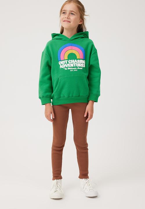 Cotton On - Emerson unisex slouch hoodie - green splash/out chasing adventures
