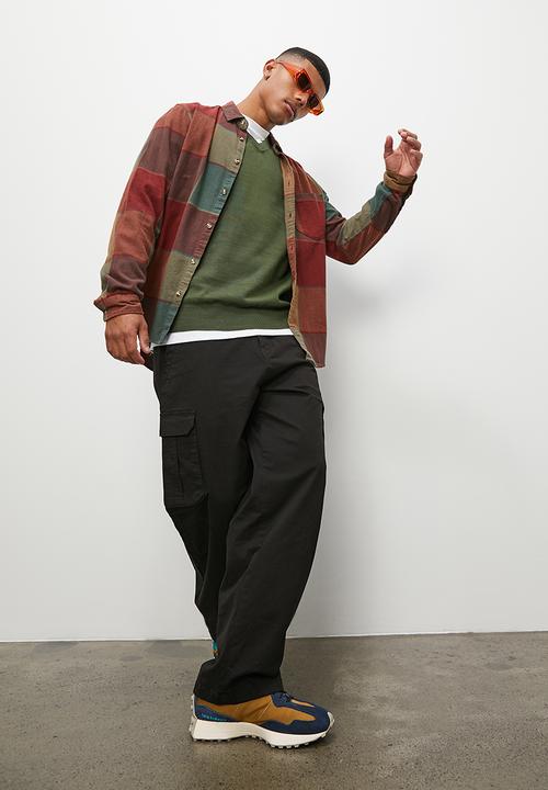 Superbalist - Slim fit long sleeve v-neck knit - fatigue
