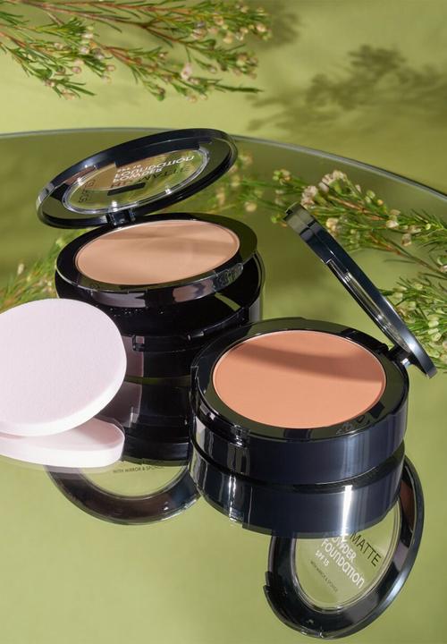 Catrice - 18H HD Matte Powder Foundation 040W