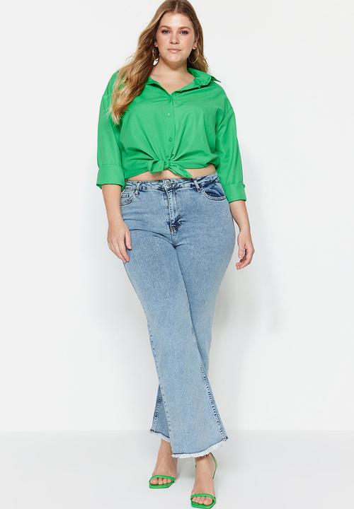 Trendyol - Plus frayed bootleg jeans - light blue