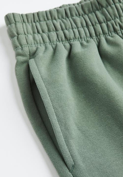 H&M - Regular fit sweatpants - green