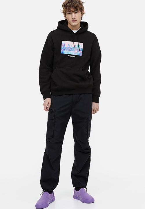 H&M - Relaxed fit printed hoodie - black/new york lights