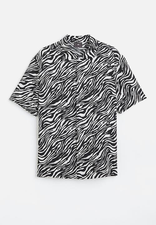 H&M - Regular fit lyocell short-sleeved shirt - white/zebra print