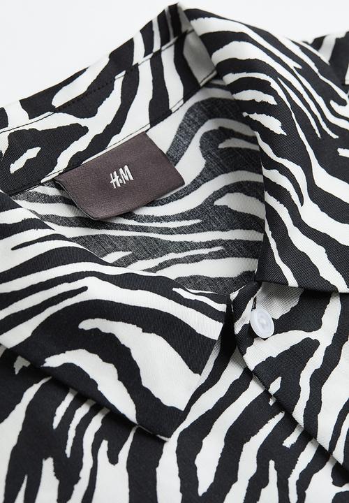 H&M - Regular fit lyocell short-sleeved shirt - white/zebra print