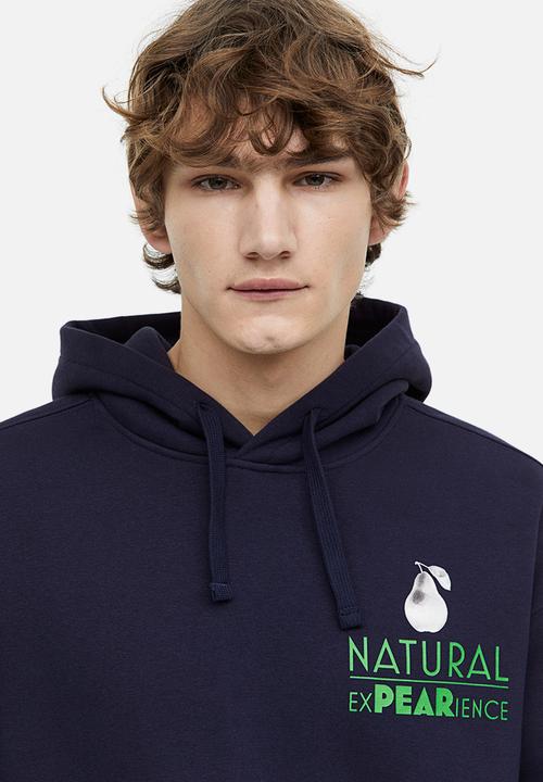 H&M - Relaxed fit printed hoodie - dark blue/pear