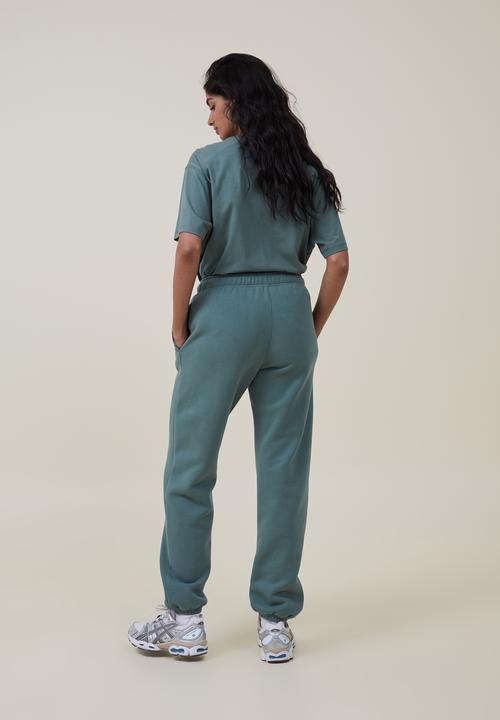 Cotton On - Plush gym track pant - sage leaf 