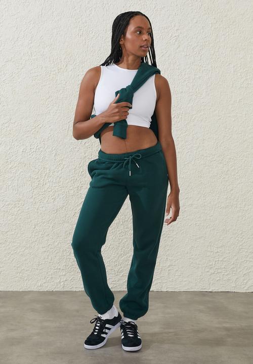 Cotton On - Plush gym track pant - pine tree 