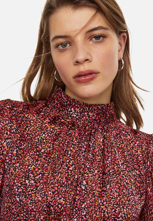 H&M - Stand-up collar satin blouse - red patterned