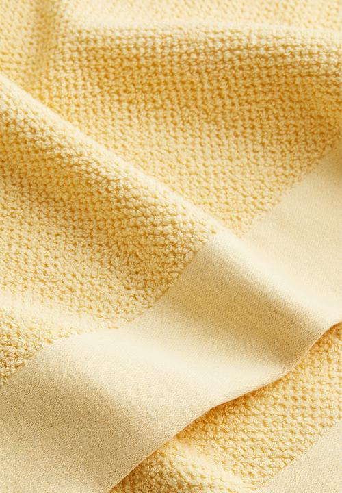 H&M - Cotton terry bath towel - light yellow