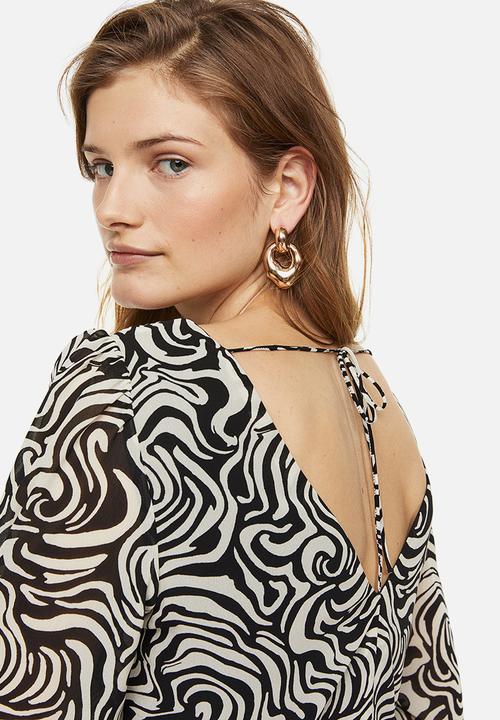 H&M - Balloon-sleeved peplum blouse - black patterned