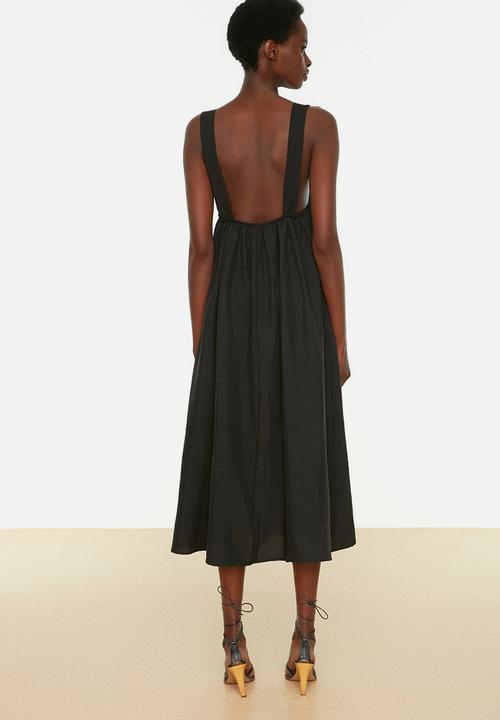 Trendyol - Thick strap midi shift dress - black