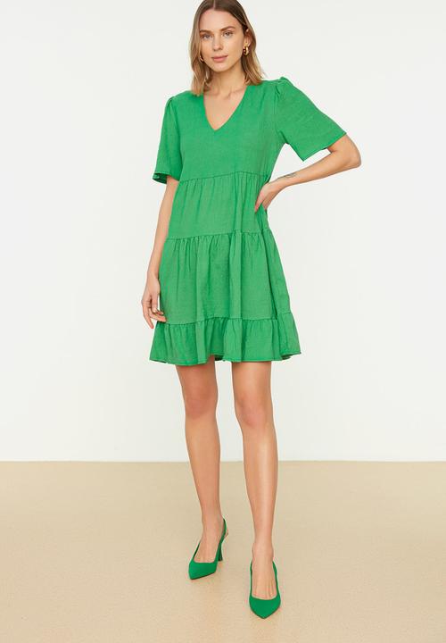 Trendyol - V-Neck Short Sleeve Panelled Shift Dress - Emerald Green