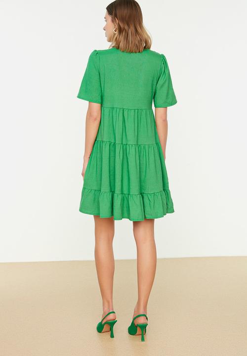 Trendyol - V-Neck Short Sleeve Panelled Shift Dress - Emerald Green