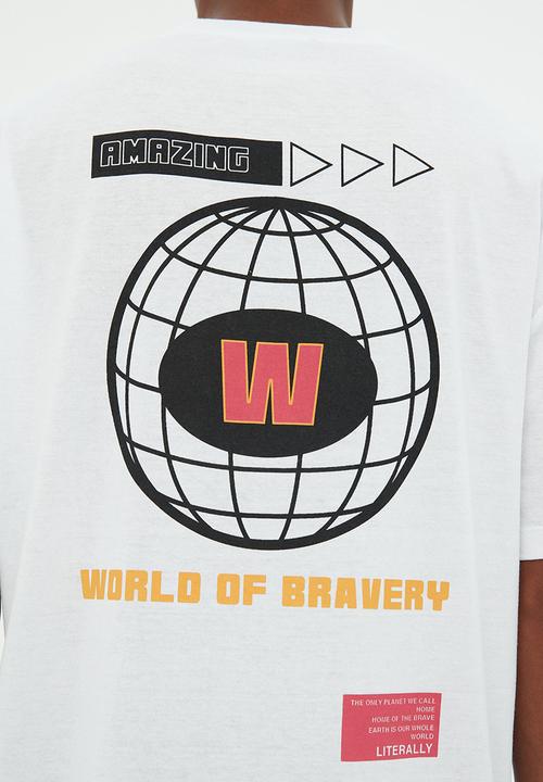 Trendyol - World of bravery back logo print tee - white