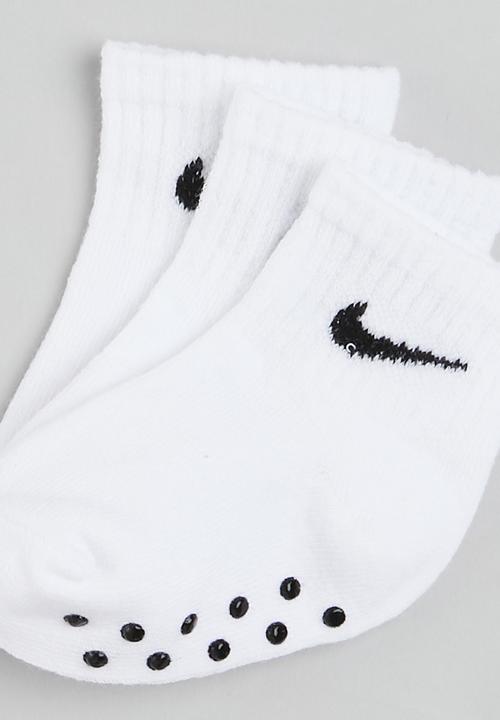 Nike - Nhn core swoosh gripper - white & black