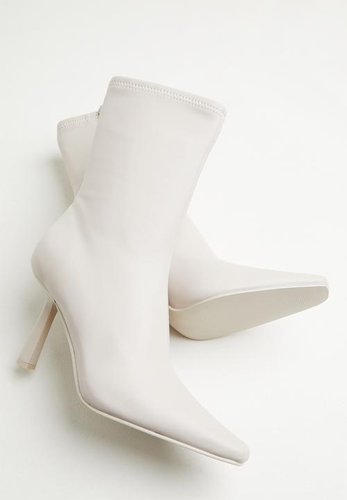 Steve Madden - Vakay stiletto boot - bone