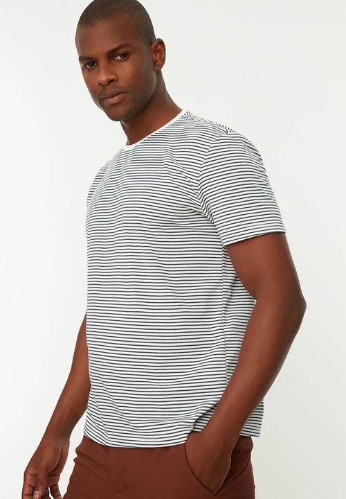 Trendyol - Essential slim fit stripe T-shirt - indigo