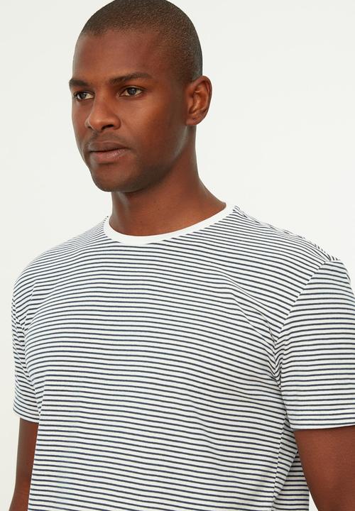 Trendyol - Essential slim fit stripe T-shirt - indigo