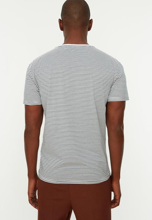 Trendyol - Essential slim fit stripe T-shirt - indigo