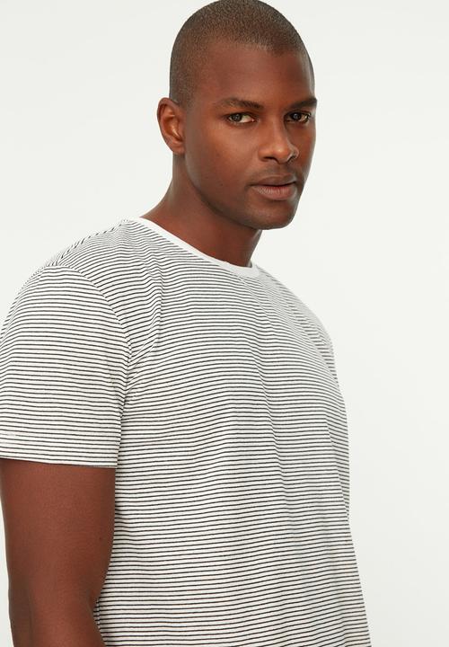 Trendyol - Essential slim fit stripe T-shirt - white