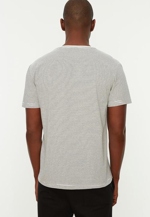 Trendyol - Essential slim fit stripe T-shirt - white